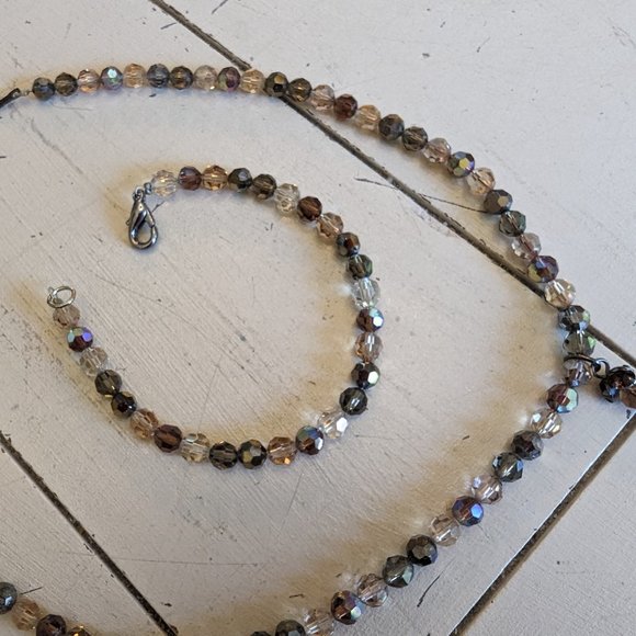 Beautiful Crystal Necklace & Bracelet - Picture 9 of 11